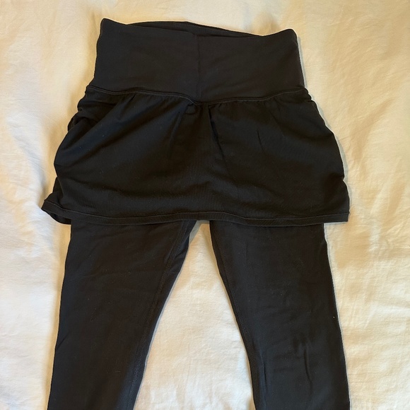 Athleta Elation 2 in 1 Capri Leggings Tight - Picture 1 of 3